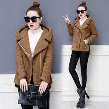 Load image into Gallery viewer, 2017 winter casual coat women&#39;s new short Korean fashion cotton-padded outfit deerskin overcoat trench outfit with hood